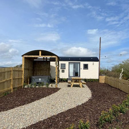 Redfox Shepherds Hut And Private Hot Tub Villa Ballynameen Exterior photo